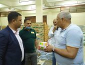 محافظ الوادى الجديد يوجه بتخصيص منافذ لبيع السلع والخضروات المخفضة بالداخلة