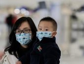 هل ارتداء الكمامة بالأماكن العامة أصبح ضرورة؟.. الصحة العالمية تعدل مسار إرشاداتها.. CDC توصى بضرورة استخدام الكمامات القماش لمنع العدوى بكورونا.. وتحذيرات من استخدامها للأطفال أقل من سنتين