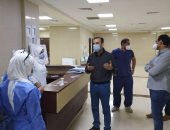 صور.. وكيل الصحة يقود جولة على مستشفيات الأقصر وأرمنت لمتابعة سير العمل 