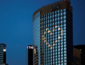 فنادق أمريكية تضيئ بالقلوب تشجيعا للمواطنين لتحمل حظر التجوال