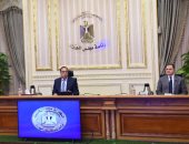 صور.. رئيس الوزراء يلتقى وزيرى الداخلية والتنمية المحلية لمتابعة عدد من الملفات