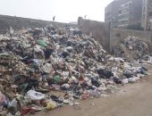  سيبها علينا.. شكوى من انتشار القمامة بمنطقة فيصل 