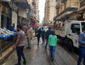 صور ..حملات على الأسواق بالإسكندرية لتنفيذ اجراءات الوقاية من كورونا