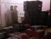 ضبط مصنع عصير فى سوهاج جمع 31 ألف زجاجة من القمامة لإعادة تعبئتها.. صور