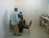 الكشف على 78 حالة فى قافلة طبية بحى الكرامة بالعريش