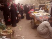 أهالى مشعل بالهرم يشكون العشوائية والزحام بسوق البطران فى الجيزة