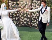 الأفراح فى الحظر.. أسامة وإيمان عملوا فرحهم بالكمامات بسبب كورونا