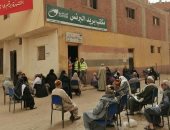 أهالى مركز ههيا بالشرقية ينظمون صرف المعاشات بمكتب بريد البرنس