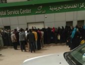 خوفا من كورونا.. زحام شديد بمكتب بريد شبين القناطر بالقليوبية