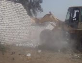 صور.. إزالة تعديات على الأراضى الزراعية بمساحة 6125 مترا فى سوهاج