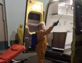 صور.. هيئة الإسعاف بالمنيا تواصل أعمال تعقيم وتطهير السيارات