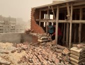 إزالة بناء مخالف بمصر الجديدة.. والمحافظ: تحويل مخالفة البناء للنيابة العسكرية