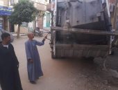 رفع 45 طن من القمامة فى حملة نظافة بمركز البلينا فى سوهاج