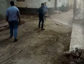 شباب قرية البيضا بالبحيرة يطهرون الشوارع لمواجهة فيروس كورونا