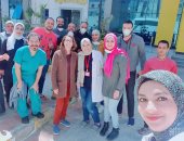 خروج سائحة سويدية من مستشفى العزل بالإسكندرية بعد تعافيها من كورونا.. صور