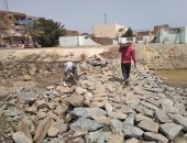 شاهد.. أعمال مشروعات حماية مدينة القصير من اخطار السيول 