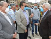 محافظ المنوفية يشهد اصطفاف معدات التعقيم أمام الاستاد الرياضى.. صور