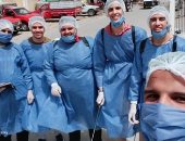 شباب حوش عيسى بالبحيرة يتطوعون لتطهير بعض المبانى والشوارع