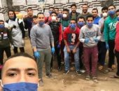 شباب الجلاتمة بمنشأة القناطر بالجيزة يطهرون الشوارع للوقاية من العدوى