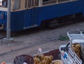 انتشار الباعة الجائلين حول محطة ترام السيوف بالإسكندرية يزعج المواطنين 