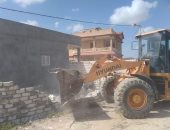 استرداد 1120 متر من أراضى الدولة فى حملة مكبرة ببرج العرب.. صور