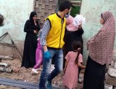 مبادرة شبابية لمساعدة أسر العمالة غير المنتظمة بقرية سلامون بالمنوفية