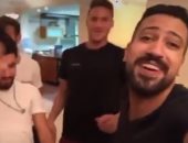 "وصلة رقص" لرمضان صبحى عبر تيك توك على أنغام "قاسى قاسى" لحكيم.. فيديو