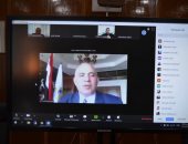 وزير الرى يفتتح دور تدريبية باستخدام منصة التعلم عن بعد.. صور