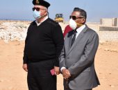 صور.. محافظ مطروح يقود حملة لإزالة تعديات على 400 فدان أملاك دولة