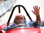 وفاة سائق سباقات السيارات البريطانى موس عن 90 عاما.. صور