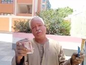 فيديو.. عمال يصرفون منحة الـ500 جنيه بسوهاج: الرئيس صدق والإخوان بتوع شائعات