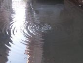 سيبها علينا.. شكوى من غرق شارع عرفات بالهانوفيل بمياه الصرف الصحى