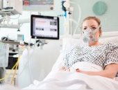 ارتفاع عدد وفيات فيروس كورونا بواقع واحد من 7 أشخاص بمستشفيات بريطانيا
