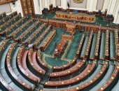 صور.. البرلمان يستعد للجلسة العامة ويضع إرشادات المسافات الآمنة