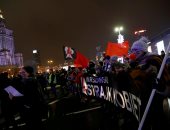 صور.. مظاهرة نسائية بالملابس السوداء فى بولندا احتجاجا على قانون الإجهاض