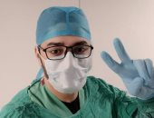 الجيش الأبيض.. أحمد طبيب تخدير بمعهد القلب فى مواجهة فيروس كورونا
