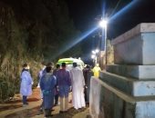 صور.. دفن جثمان المتوفاة بفيروس كورونا بمسقط رأسها فى قرية صفط تراب