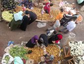 خوفا من كورونا.. قارىء يشكو زحام سوق كفر البدماص بالمنصورة