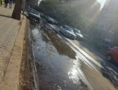 سيبها علينا.. قارئ يشكو غرق شارع نهرو بمصر الجديدة بمياه الصرف الصحى