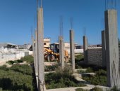 صور .. إزالة التعديات عن 1950 متر من أراضى الدولة ببرج العرب 