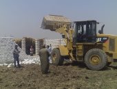 محافظ قنا: إزالة 14 حالة تعدي واسترداد 6 افدنة من أراضي أملاك الدولة..صور