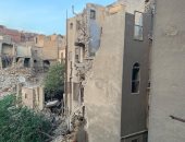 منزل آيل للسقوط يهدد حياة المحيطين به.. شكوى سكان عمارة الأوقاف بالقلعة