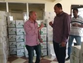 صور.. توزيع 290 كرتونة مواد غذائية على الأسر الأكثر إحتياجاً بمدينة الطود