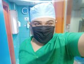 الجيش الأبيض.. إياد مهندس طبى حيوى بمستشفيات جامعة المنصورة فى مواجهة كورونا