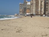 هدوء في شواطئ الإسكندرية بعد إعلان القرارات الجديدة لشم النسيم..فيديو وصور