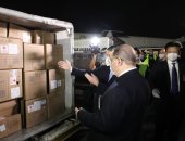 الصحة تنشر فيديو وصول شحنة مستلزمات طبية ووقائية وكواشف لتحليل كورونا من الصين