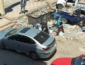 "سيبها علينا".. شكوى من تراكم القمامة بشاطئ النخيل فى 6 أكتوبر الإسكندرية 
