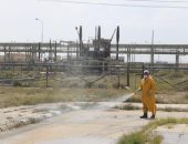 تواصل تعقيم وتطهير المنشآت الحيوية والشوارع بالعريش