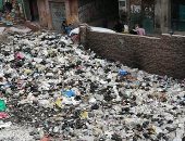 "سيبها علينا".. شكوى من تراكم المقامة بشارع عاشور بالمرج القديمة