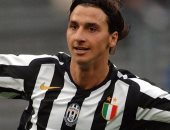 زى النهاردة.. ابراهيموفيتش يسجل أول هاتريك فى الدوري اليطالي